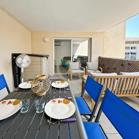 Elegant T2 Terrasse & Parking Centre Apartment Calvi (Corsica)